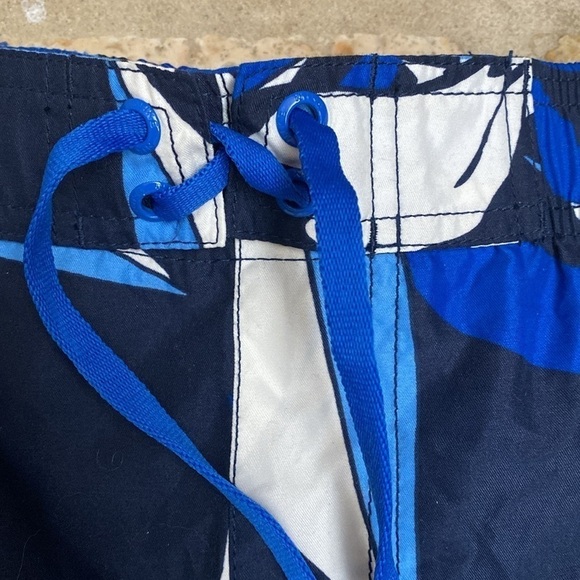 NWT Nike Swim trunks board shorts Men’s M blue Tropical Pull On Beach Coastal - Picture 3 of 15